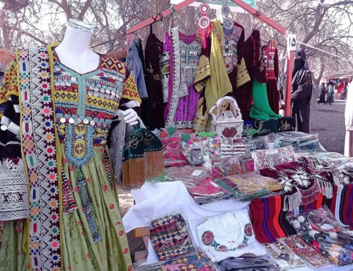 صنایع دستی و نقش آن در رشد اقتصادی زنان